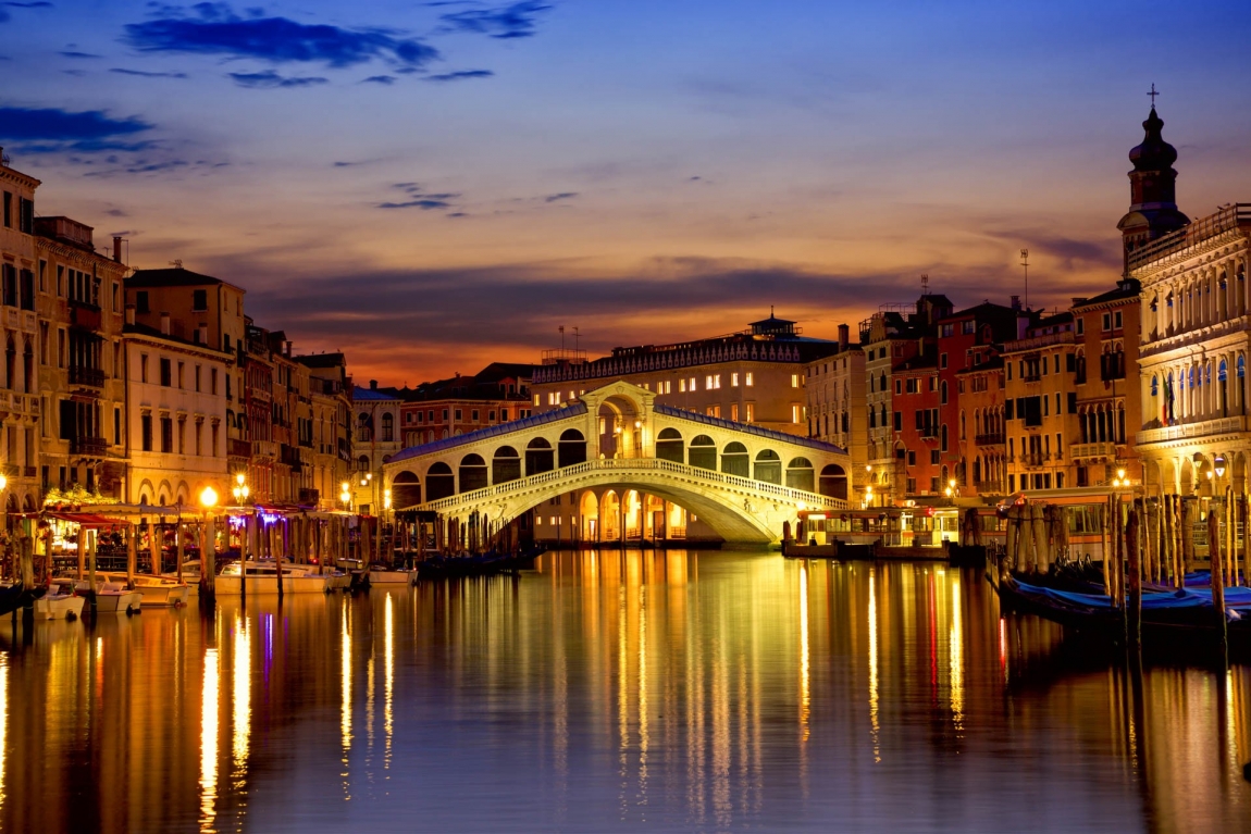 venice bridge night croatia holidays