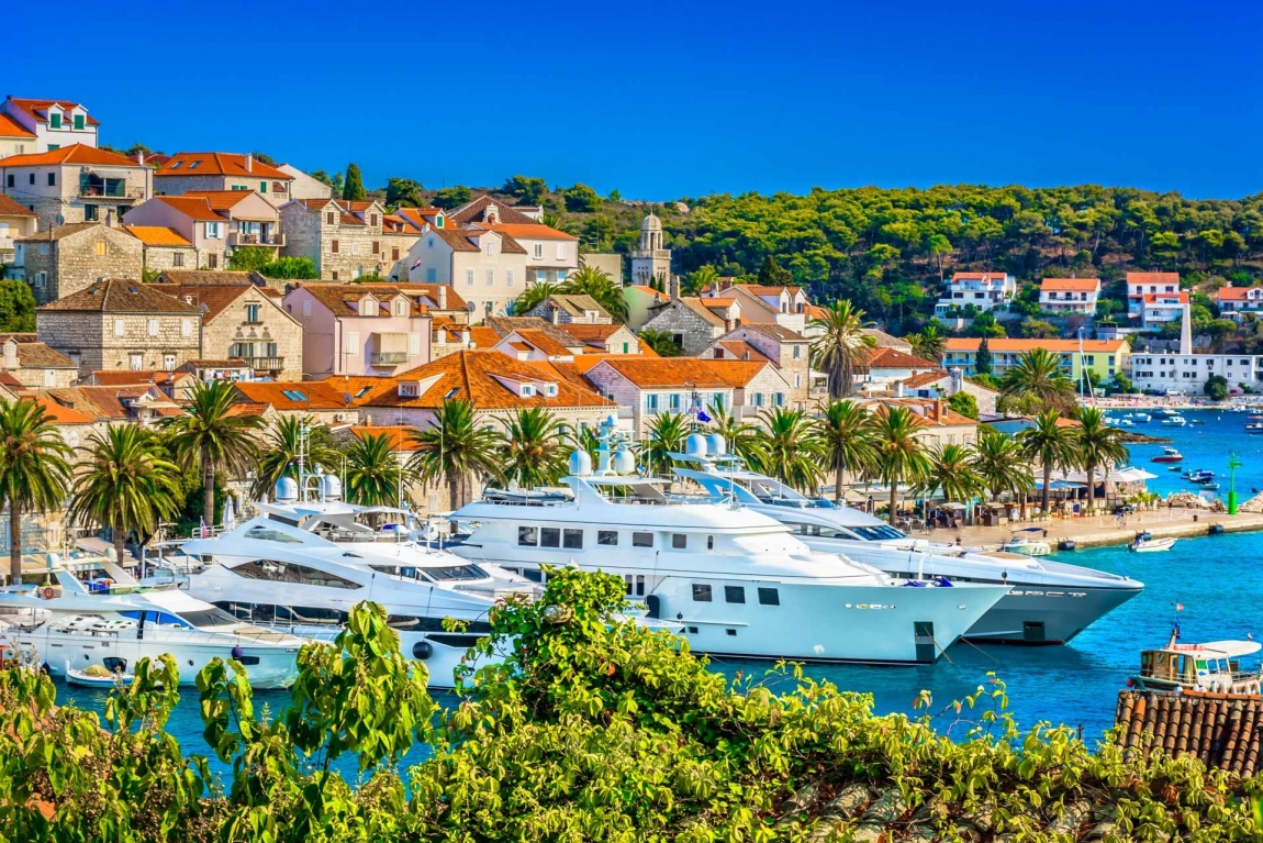 stari grad port croatia holidays