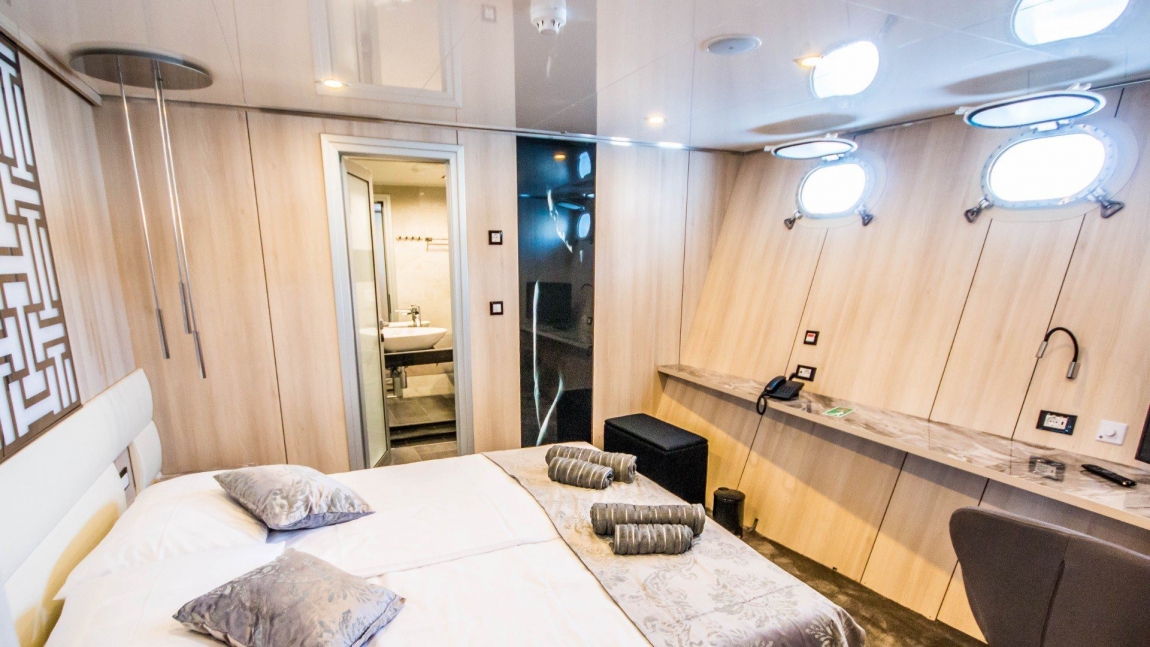 Black Swan: Dubrovnik to Opatija | Croatia Holidays