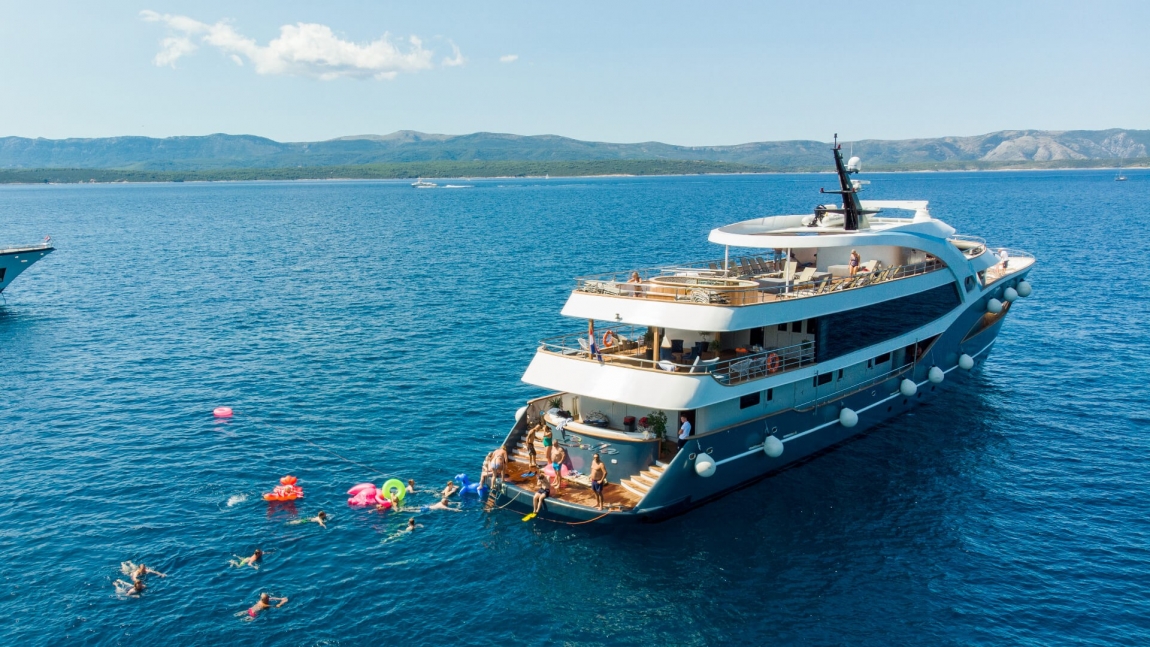 Bella: Split to Dubrovnik | Croatia Holidays